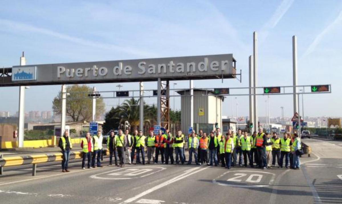 Trabajadores de las consignatarias, hoy en huelga en el Puerto de Santander